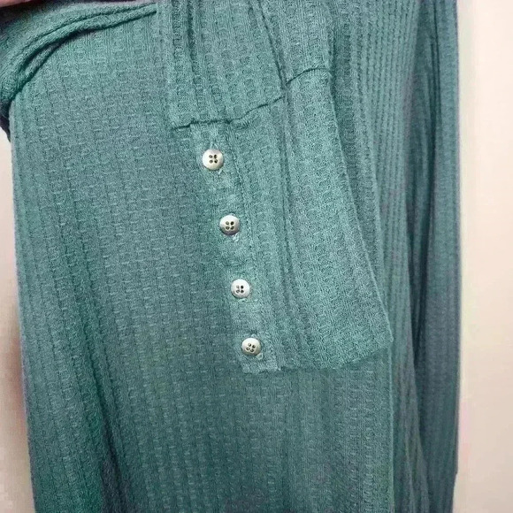 Cha Sor women's forest green long sleeve thermal top size medium - Picture 3 of 7